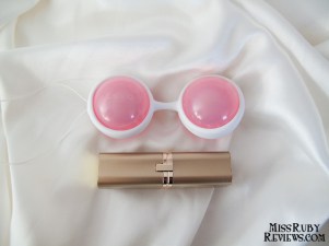 LELO LUNA Beads Standard lipstick case for scale
