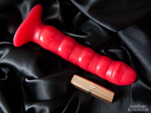 Standard lipstick case for scale
