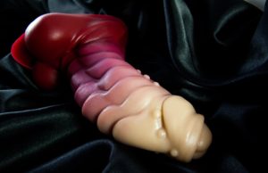 Anmeldelse: Bad Dragon Flint The Uncut Studded Dragon